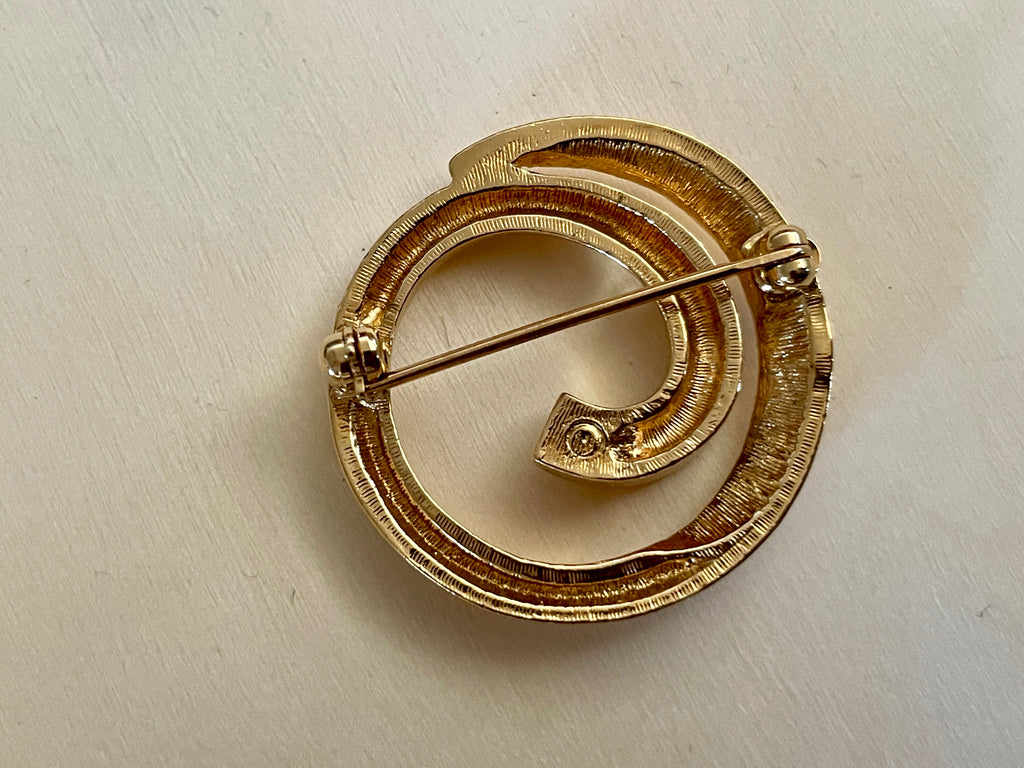 Goldtone & Rhinestone Dainty Round Brooch