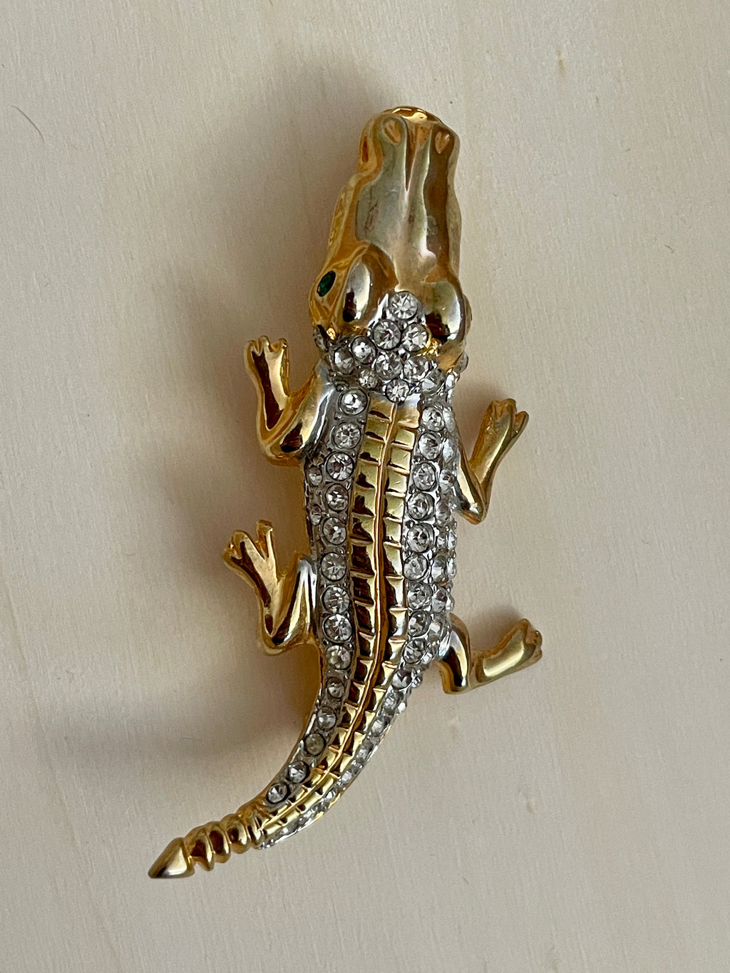 Rhinestone Alligator Brooch - Medium