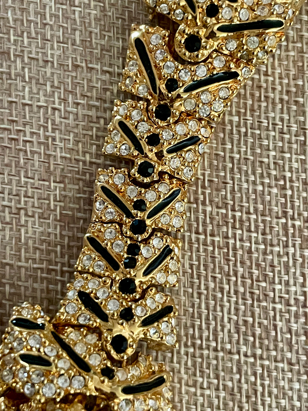 Vintage Tiger Shoulder Brooch
