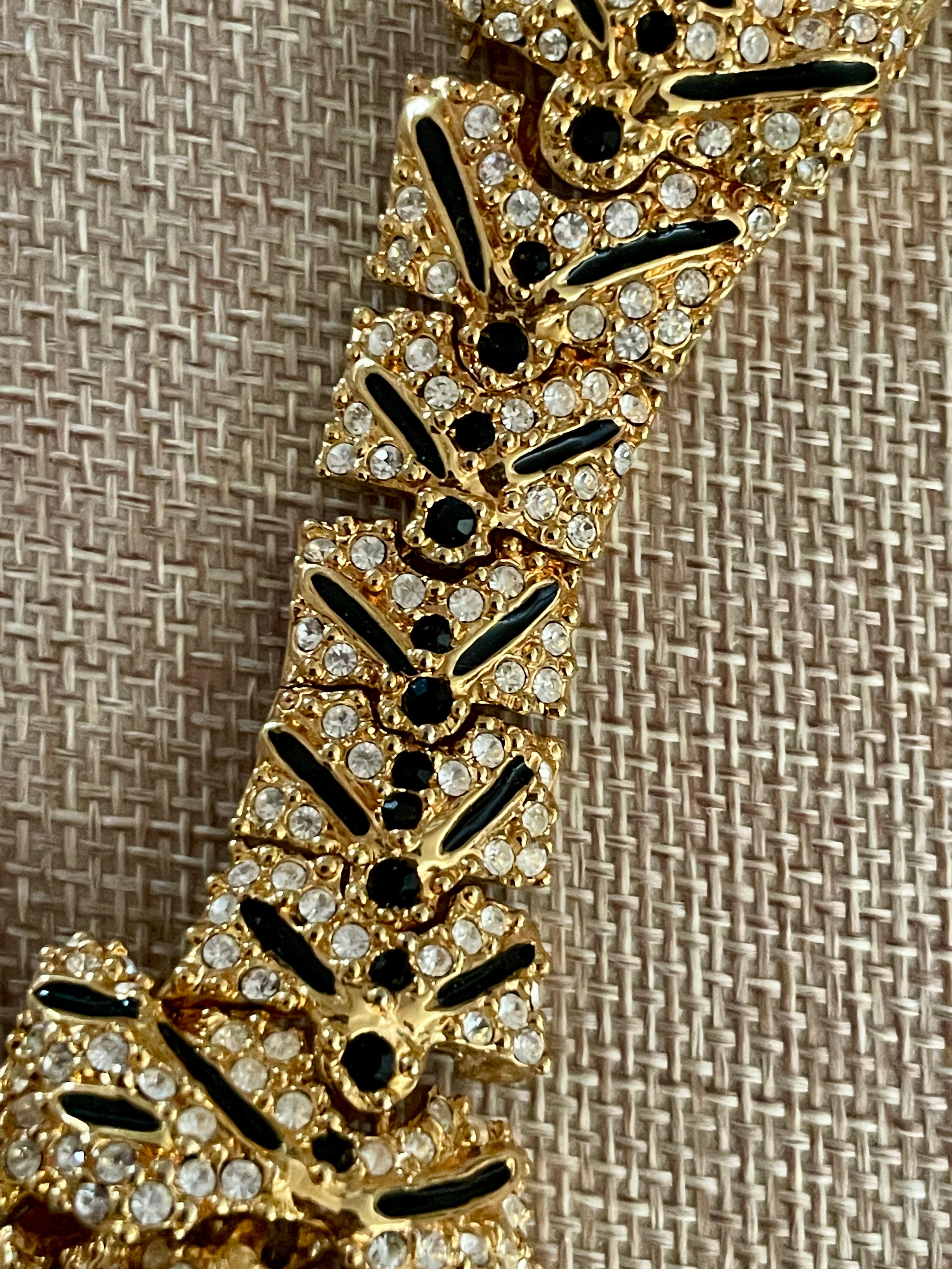 Vintage Tiger Shoulder Brooch