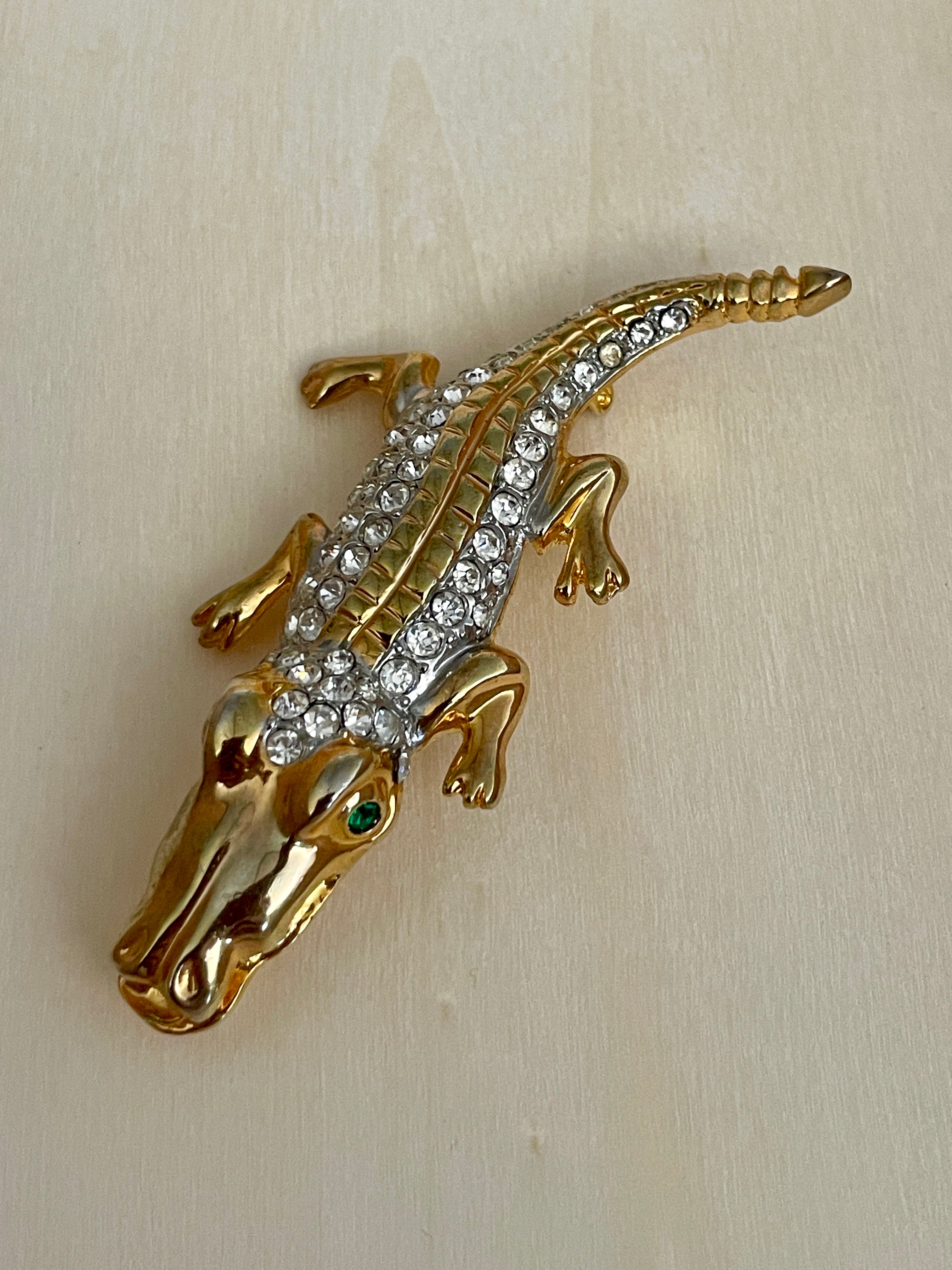 Rhinestone Alligator Brooch - Medium