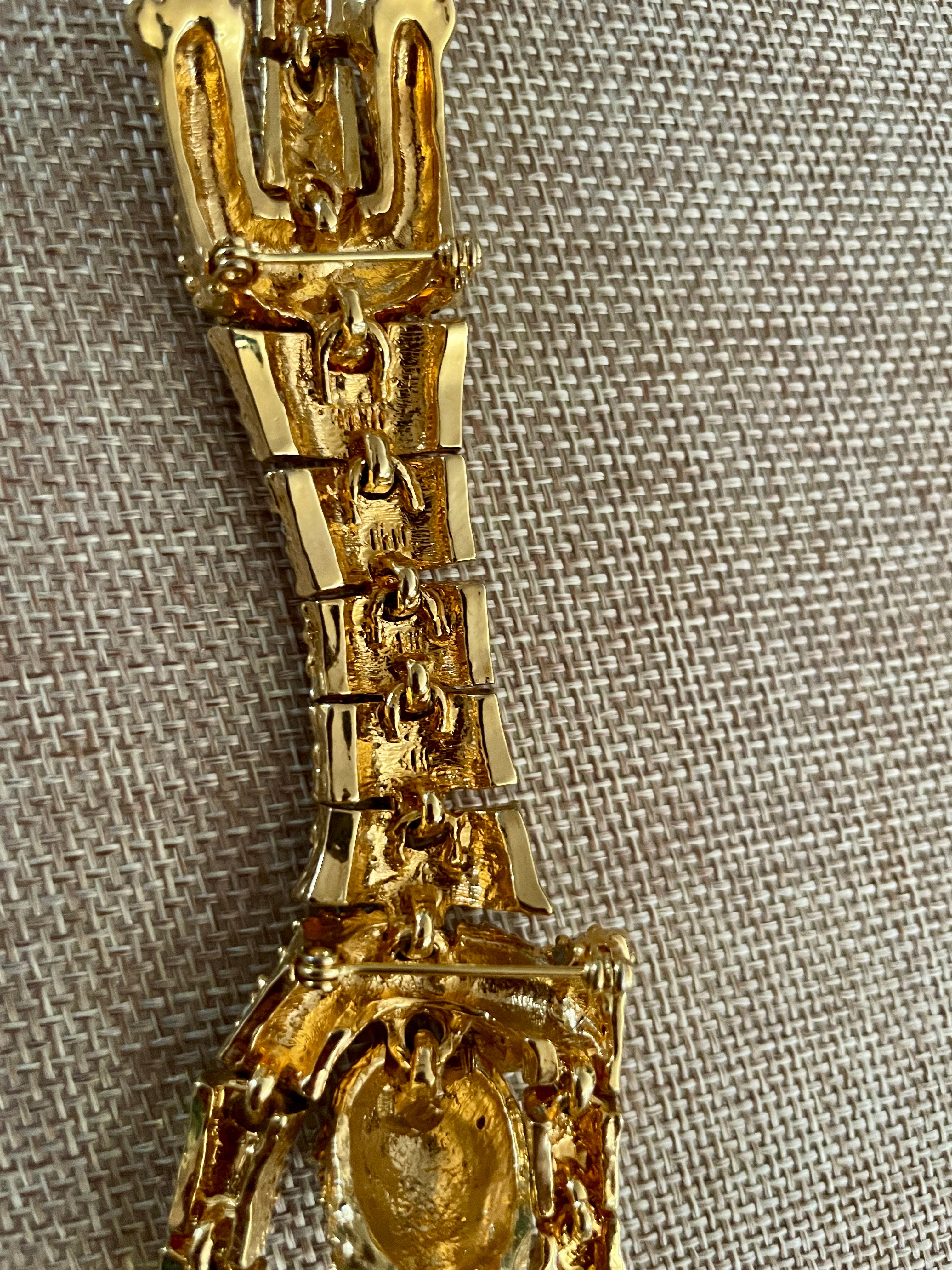 Vintage Tiger Shoulder Brooch