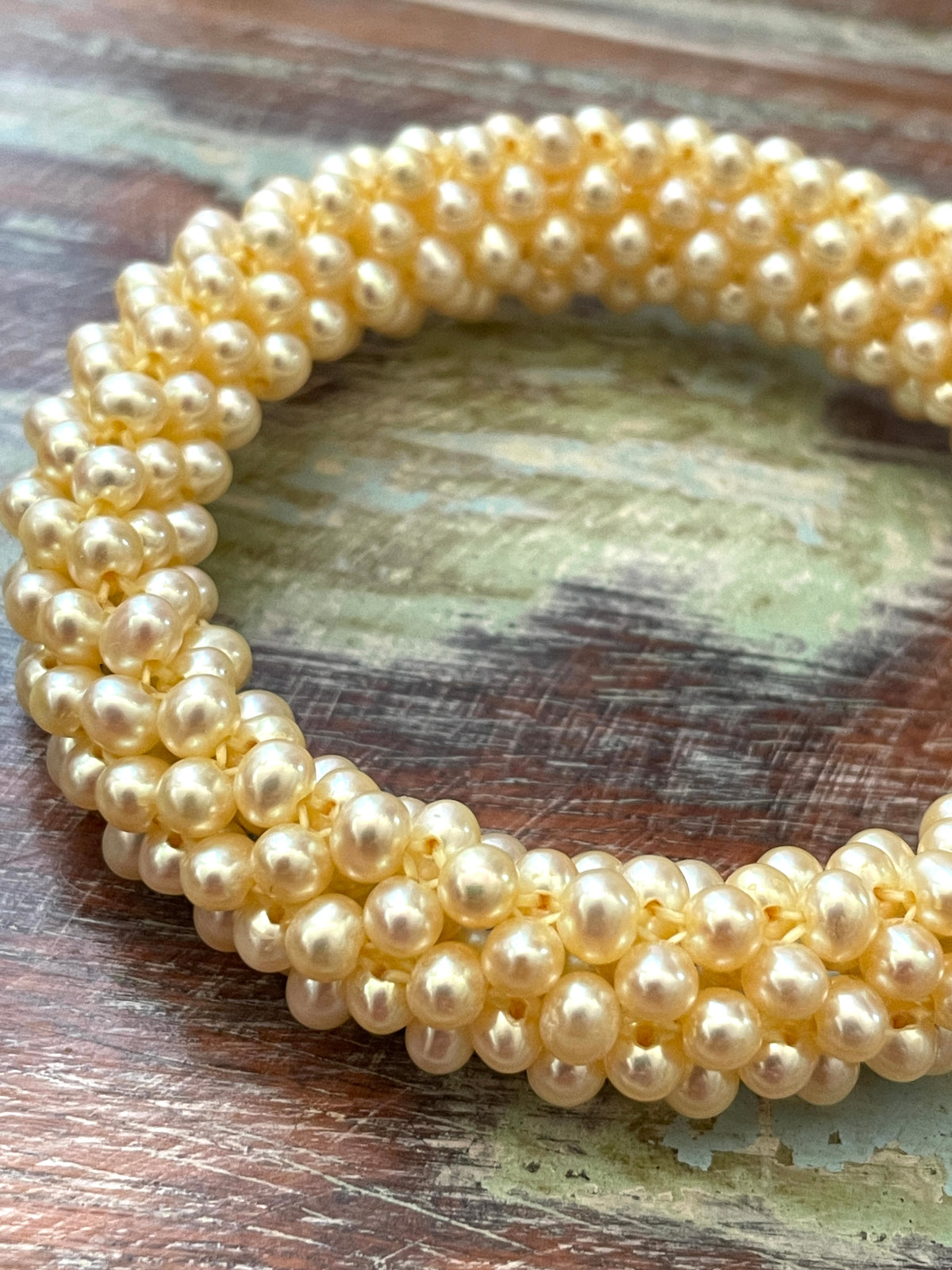 Cream Colored Cultured Freshwater Pearl Bracelet